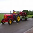 E.de jong met een standard 217.achterop een porsche smalspoor